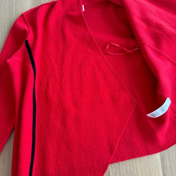 Chico’s Women’s Trimmed Traci Drape-front Cardigan Solid Red Wool Size 2 Sweater - Picture 7 of 12